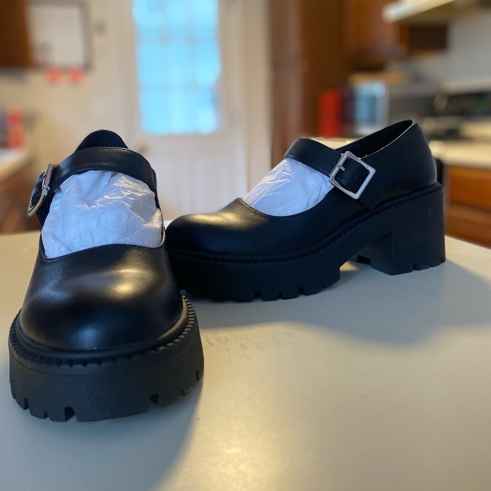 Madden Girl Platform Mary-Jane Size 8.5 “Thompkins”
